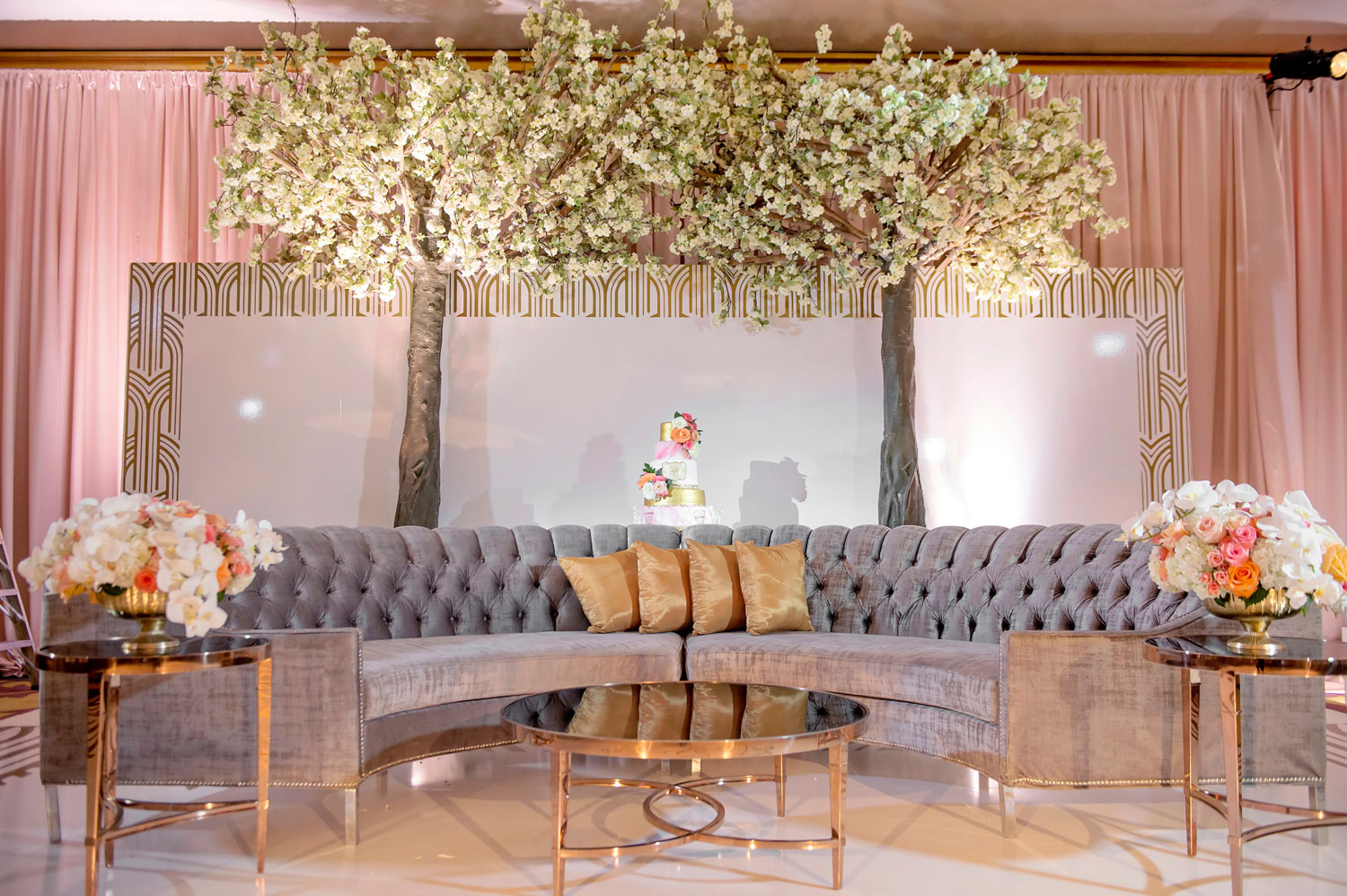 Tufted Furniture Rentals Give Your Wedding a Glam Look Inside Weddings